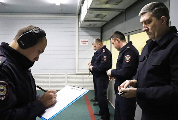 Ивановские полицейские соревновались в стрельбе из боевого оружия